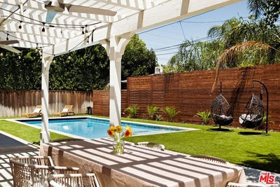 /international/us/5150-bellaire-ave-valley-village-ca-110108491915/