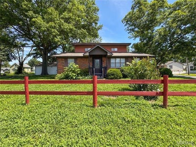 /international/us/510-highland-street-new-athens-il-110108571411/