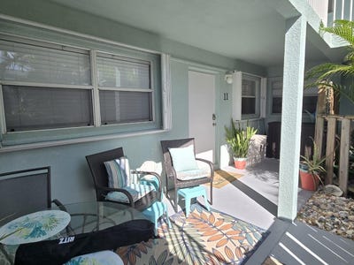 /international/us/7605-ridgewood-avenue-cape-canaveral-fl-110108490915/