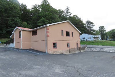 /international/us/570-clarksburg-rd-vanceburg-ky-110109698045/