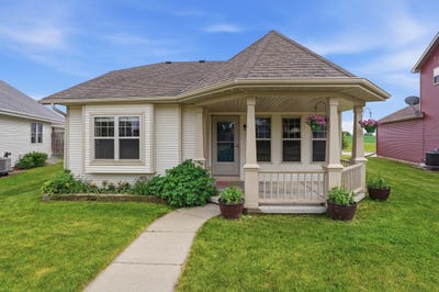 /international/us/137-covington-cove-circle-deerfield-wi-110108818648/