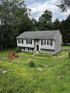 /international/us/12-scenic-view-drive-newtown-ct-110101482174/?lang=id
