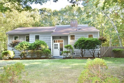 /international/us/20-crescent-way-shelter-island-ny-110102821751/