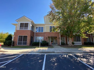 /international/us/421-waterford-lake-drive-cary-nc-110106932604/