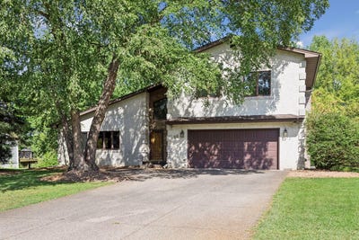/international/us/20-deer-hills-drive-north-oaks-mn-110109978514/