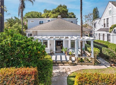 /international/us/1403-bath-santa-barbara-ca-110110268319/