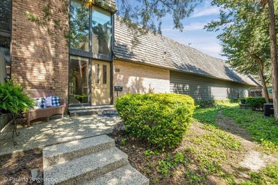 /international/us/586-w-russell-street-barrington-il-110108450012/