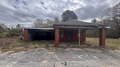 /international/us/410-n-highway-150-pacolet-sc-110106376280/