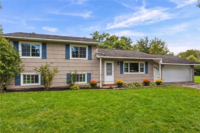 /international/us/12-spicewood-lane-rochester-ny-110110171992/