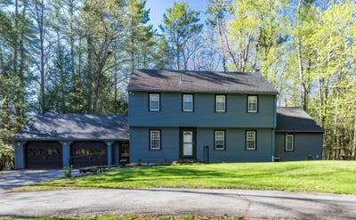 /international/us/4-moharinet-way-durham-nh-110107851811/