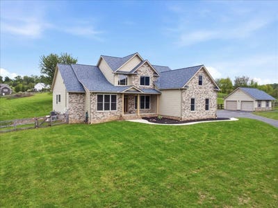 /international/us/104-frogtown-rd-hanover-pa-110119631749/