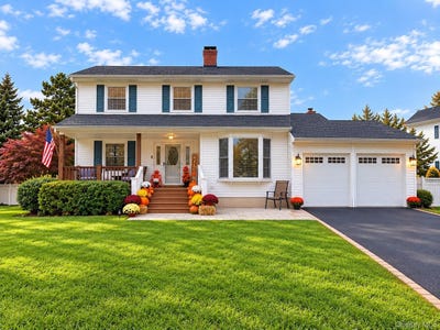 /international/us/179-nimbus-road-holbrook-ny-110120498886/