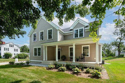 /international/us/11-locke-street-dover-nh-110099165116/