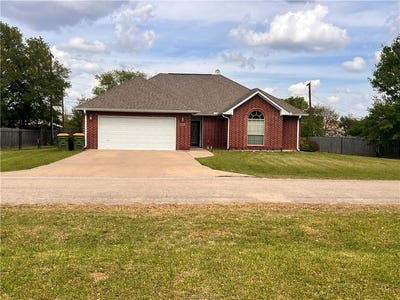 /international/us/104-frost-creek-ave-groesbeck-tx-110107154374/