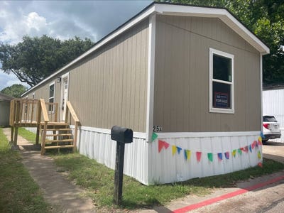 /international/us/1600-rosharon-rd-alvin-tx-110099440692/