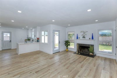 /international/us/3518-faust-avenue-long-beach-ca-110098400579/