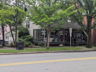 /international/us/223-broad-street-milford-pa-110097493722/