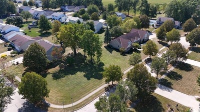 /international/us/linden-lane-willard-oh-110106719486/