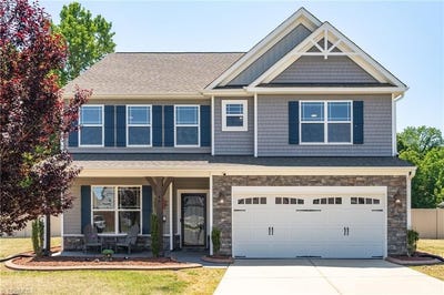 /international/us/40-onslowbay-court-whitsett-nc-110108219150/