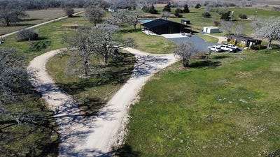 /international/us/1524-shaws-bend-road-columbus-tx-110105113391/