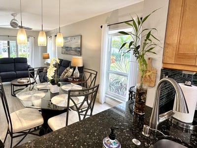 /international/us/250-ne-20th-street-boca-raton-fl-110100965464/