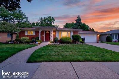 /international/us/19427-candlelight-drive-roseville-mi-110109861133/