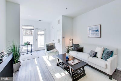 /international/us/8045-newell-street-silver-spring-md-110105854315/