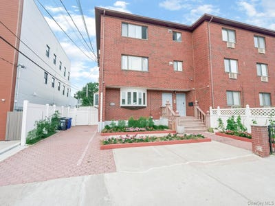 /international/us/40-08-214th-place-bayside-ny-110109597465/