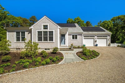 /international/us/236-pine-ridge-road-cotuit-ma-110108803338/