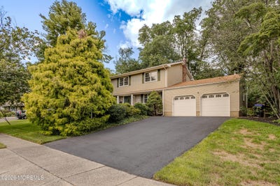 /international/us/17-stephens-drive-east-brunswick-nj-110107351380/