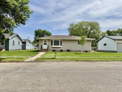 /international/us/7-s-greenwood-street-aberdeen-sd-110106955124/