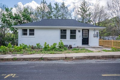 /international/us/1205-burnett-st-staunton-va-110108394918/