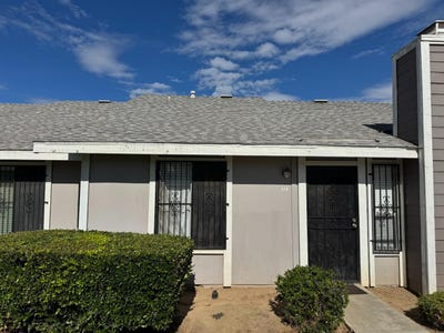 /international/us/1027-w-dakota-fresno-ca-110109081176/
