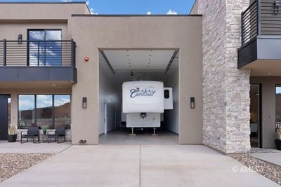 /international/us/400-s-moki-dr-kanab-ut-110110278295/