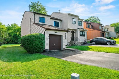 /international/us/72-sterling-place-highland-ny-110100131689/