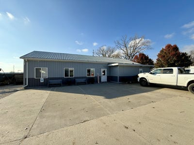 /international/us/431-whitney-avenue-ames-ia-110095636358/
