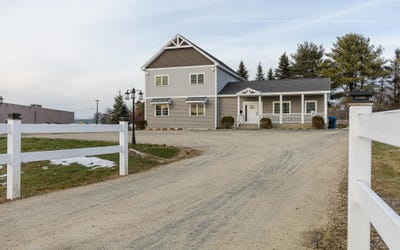 /international/us/6-ames-plaza-lane-walpole-nh-110107957479/