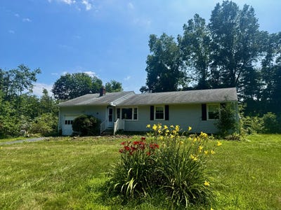 /international/us/9-garden-hill-road-middlefield-ct-110101163899/