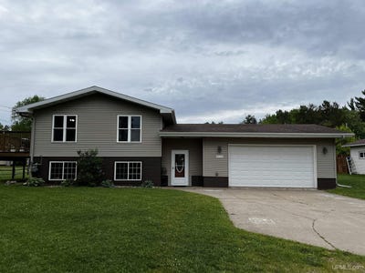 /international/us/2424-county-road-496-ishpeming-mi-110108639729/