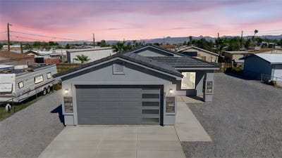 /international/us/677-cherry-blossom-lane-bullhead-city-az-110108479018/