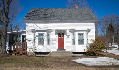 /international/us/18-maple-street-north-berwick-me-110107401469/
