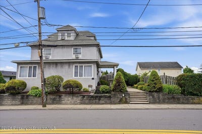 /international/us/201-moosic-road-old-forge-pa-110109169538/