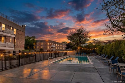 /international/us/40-daley-place-lynbrook-ny-110108198838/