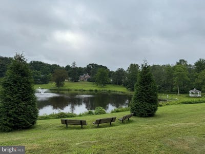 /international/us/101-yellowwood-drive-downingtown-pa-110101028972/