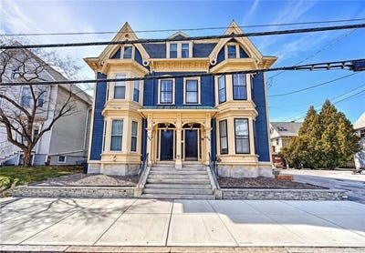 /international/us/370-thayer-street-providence-ri-110106729993/