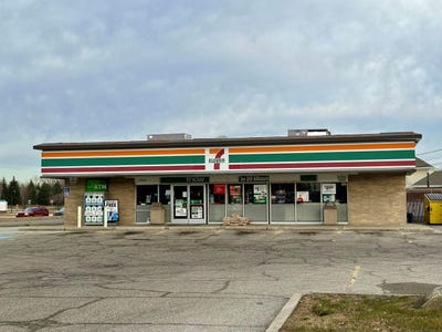 /international/us/13805-plumbrook-road-sterling-heights-mi-110105888239/
