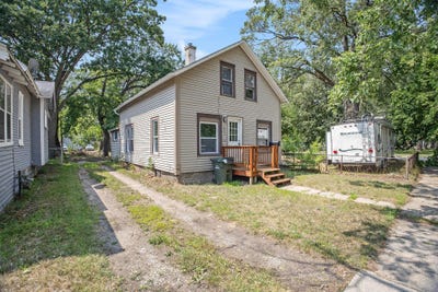 /international/us/1613-manz-street-muskegon-mi-110101430144/