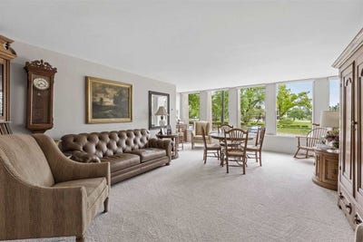/international/us/2222-1st-ave-ne-cedarrapids-ia-110106472084/