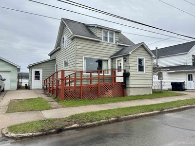 /international/us/555-n-8th-street-gladstone-mi-110108099557/