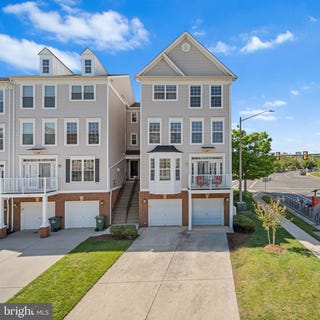 /international/us/2499-curie-herndon-va-110107688516/